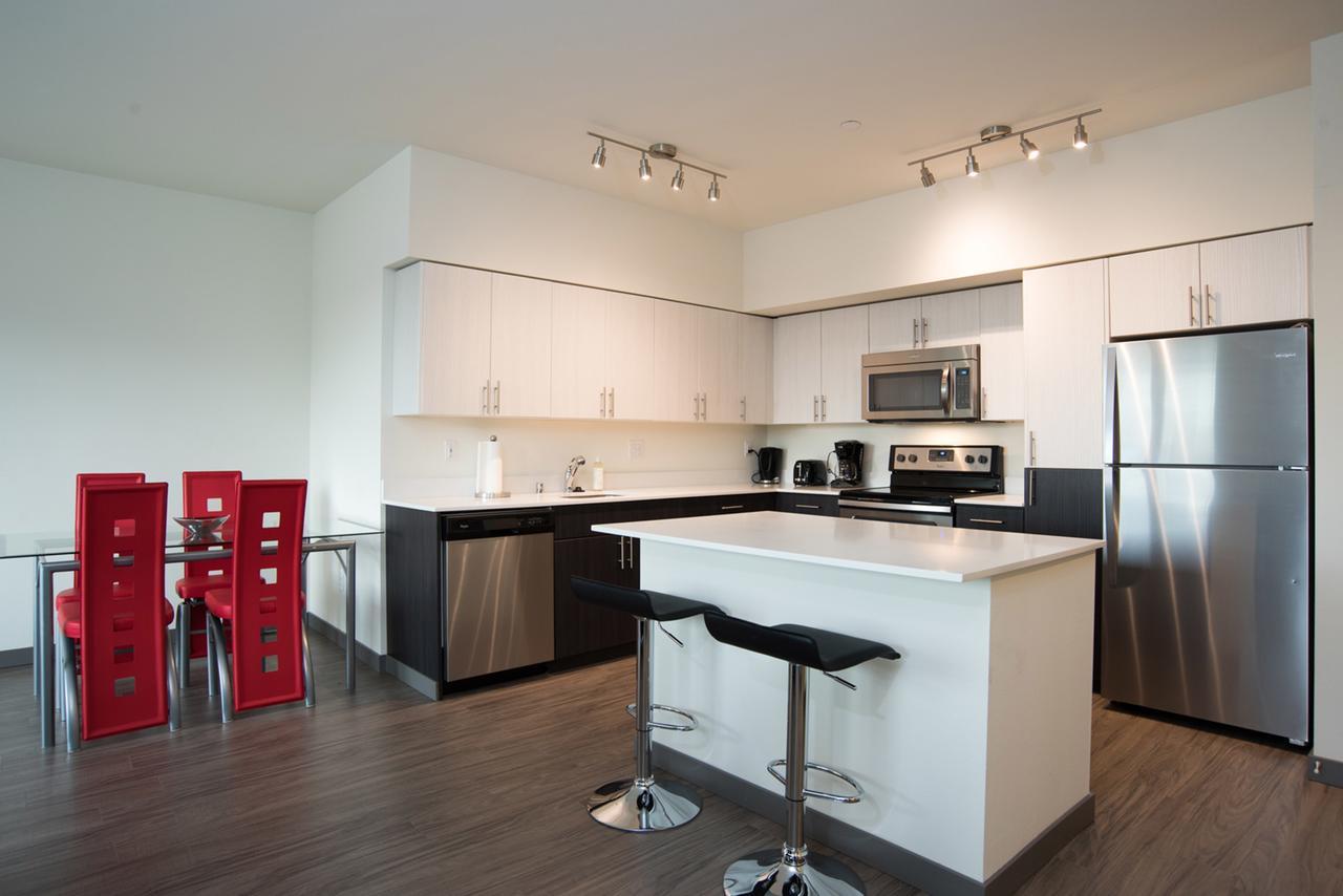 Fully Furnished Suites In Olympic Santa Monica Exterior photo