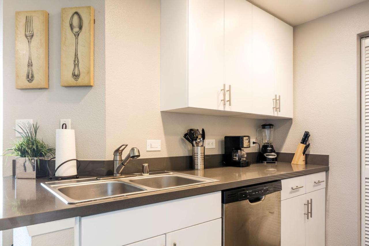 Fully Furnished Suites In Olympic Santa Monica Exterior photo