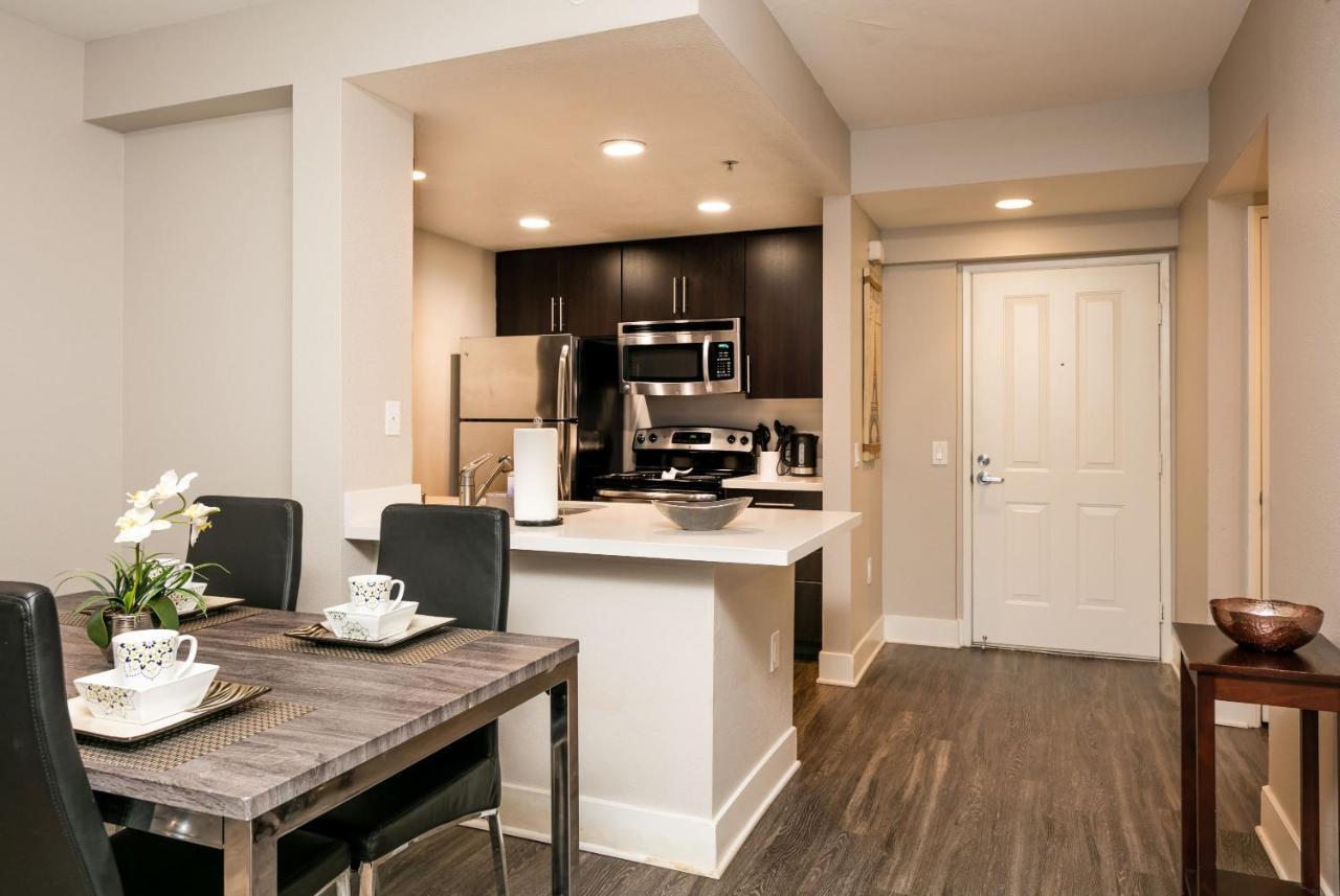 Fully Furnished Suites In Olympic Santa Monica Exterior photo